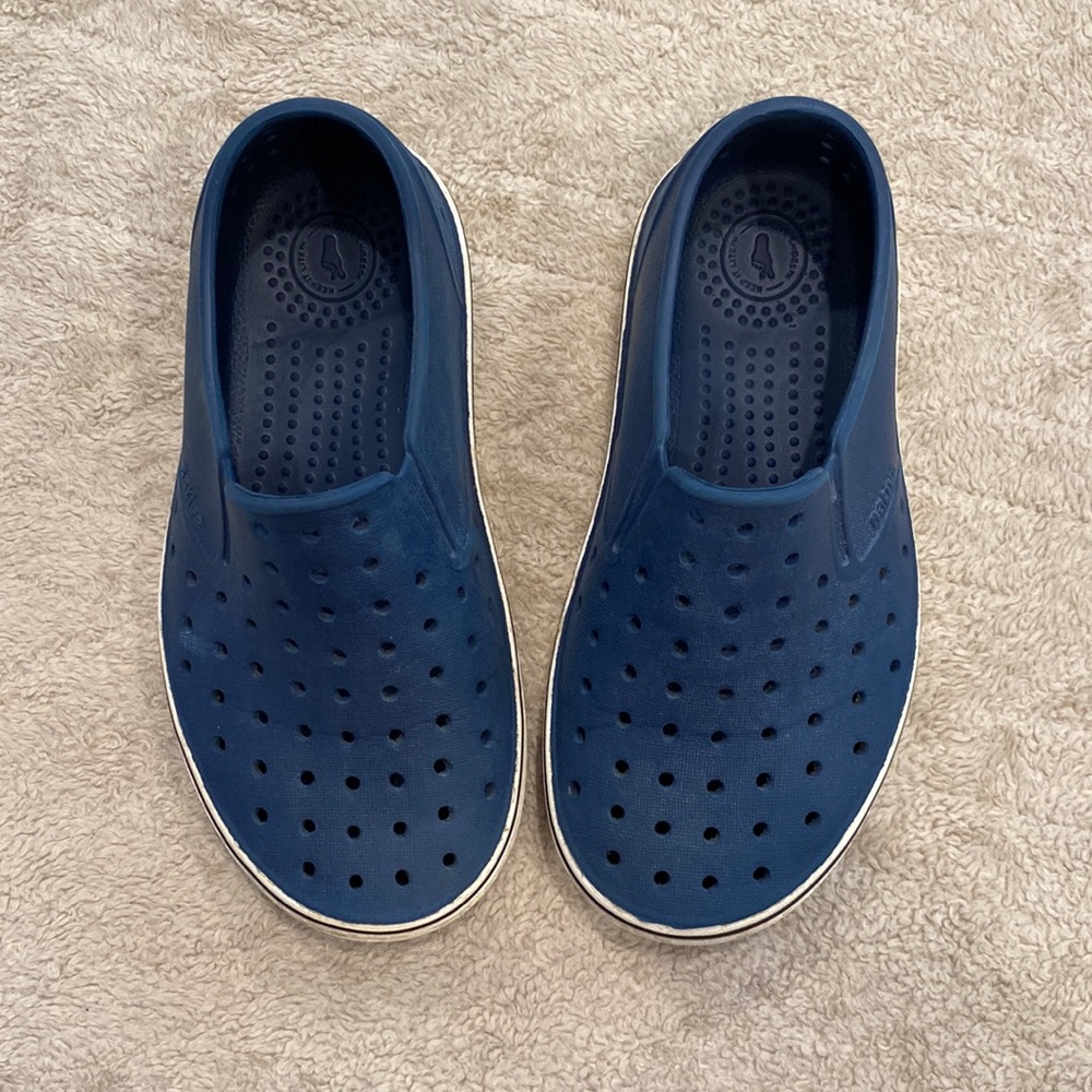 Native little boy sandals size 12